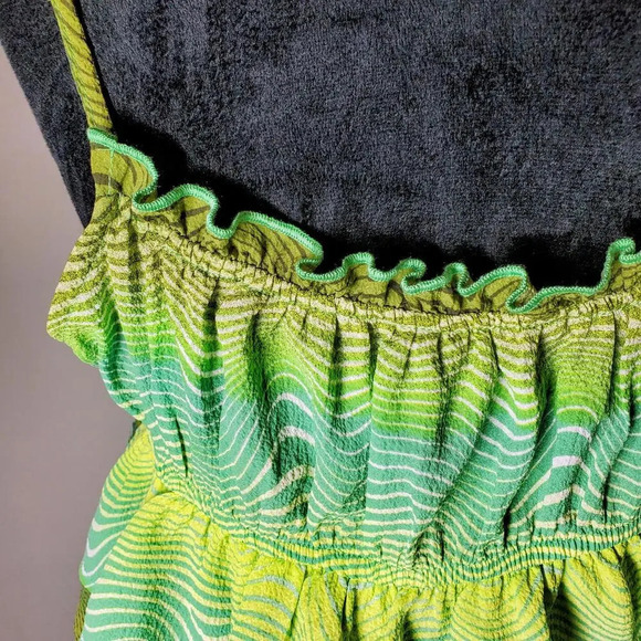 NWT Wild Fable Women's Tiered Ruffle Green Wave Tank Top Size Large - Picture 11 of 12